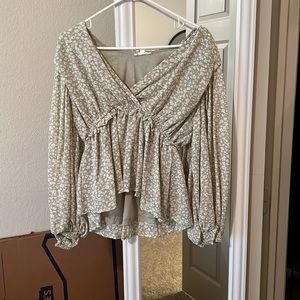 Boutique blouse.. blu pepper. Green long sleeve top. Cropped